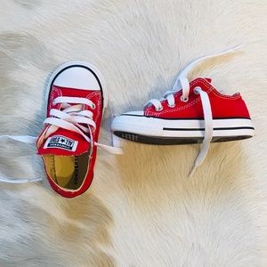 LIKE NEW! Worn 1x toddler converse size 6